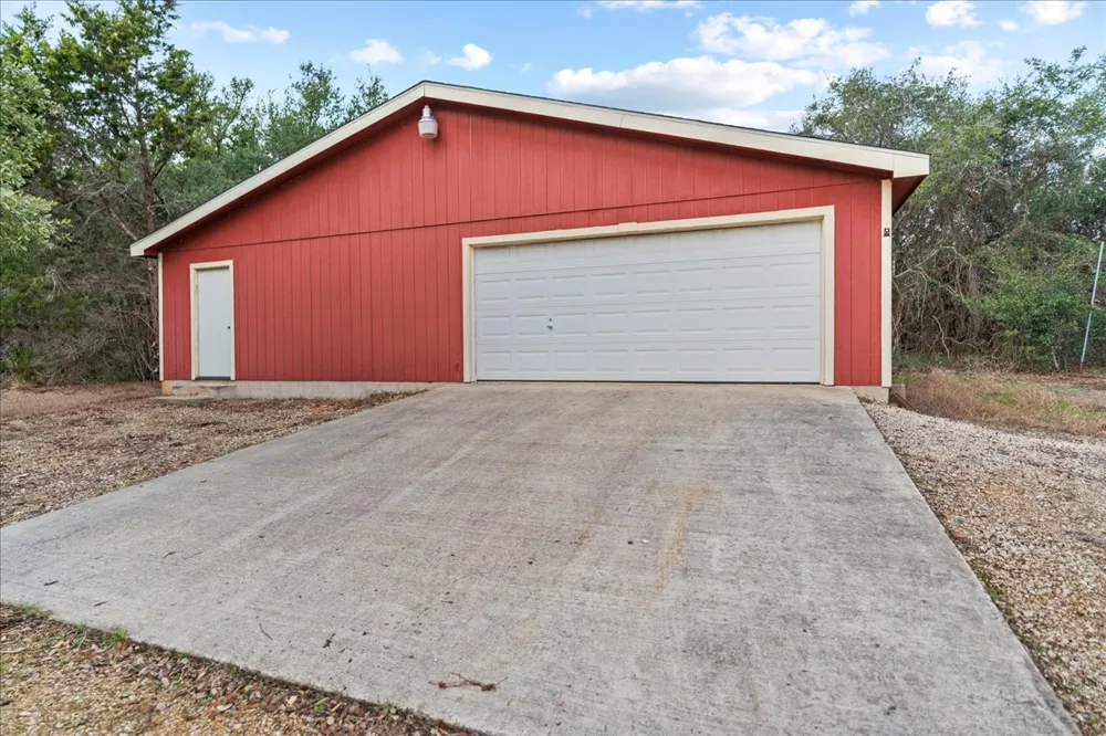 185 Trails End Road Driftwood, TX 78620