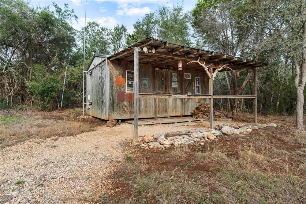 185 Trails End Road Driftwood, TX 78620