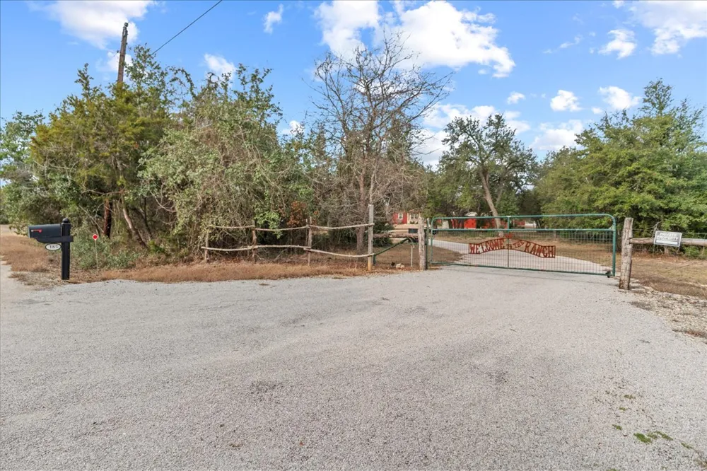 185 Trails End Road Driftwood, TX 78620