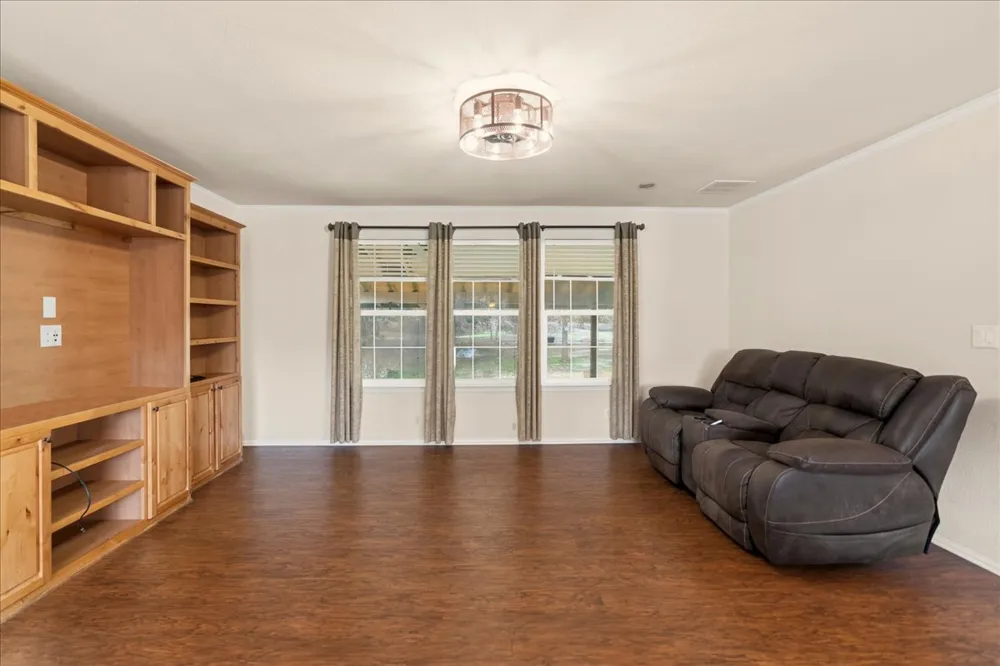 185 Trails End Road Driftwood, TX 78620