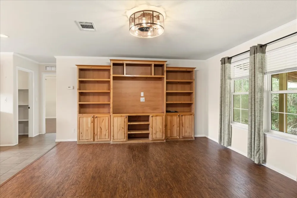 185 Trails End Road Driftwood, TX 78620