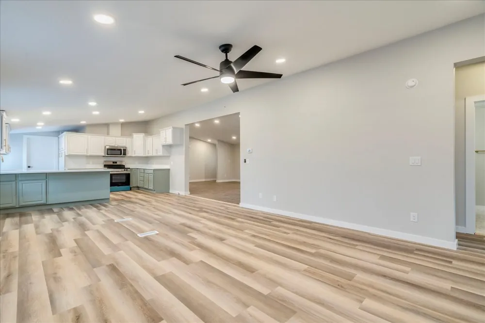 158 Shady Oaks Drive Dale, TX 78616