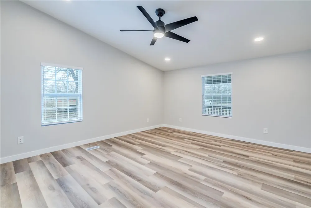 158 Shady Oaks Drive Dale, TX 78616