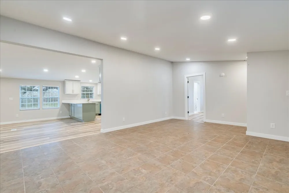 158 Shady Oaks Drive Dale, TX 78616