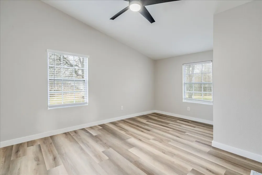 158 Shady Oaks Drive Dale, TX 78616