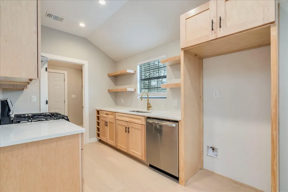 158 Shady Oaks Drive Dale, TX 78616