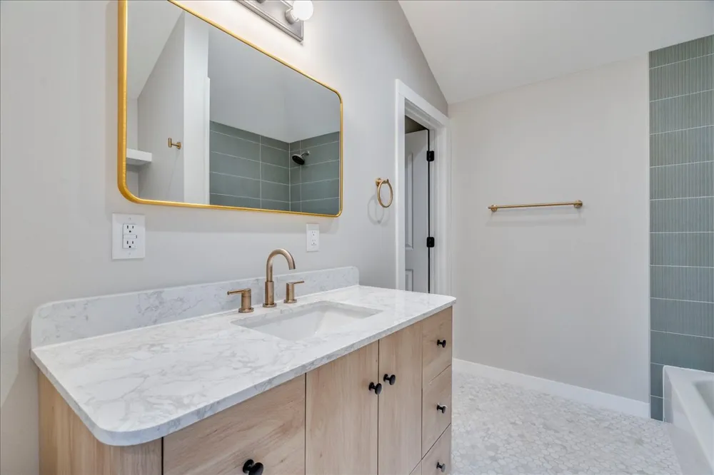 158 Shady Oaks Drive Dale, TX 78616