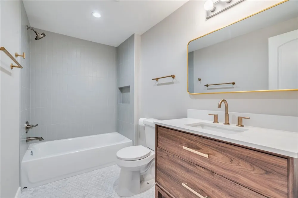 158 Shady Oaks Drive Dale, TX 78616