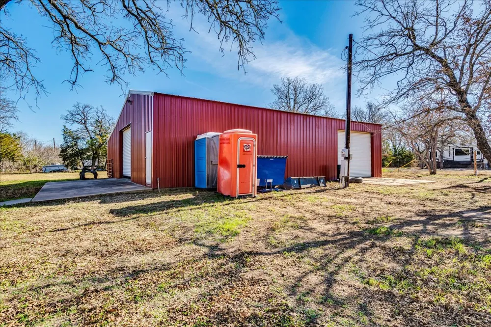 158 Shady Oaks Drive Dale, TX 78616
