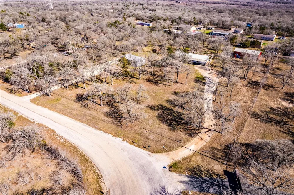 158 Shady Oaks Drive Dale, TX 78616