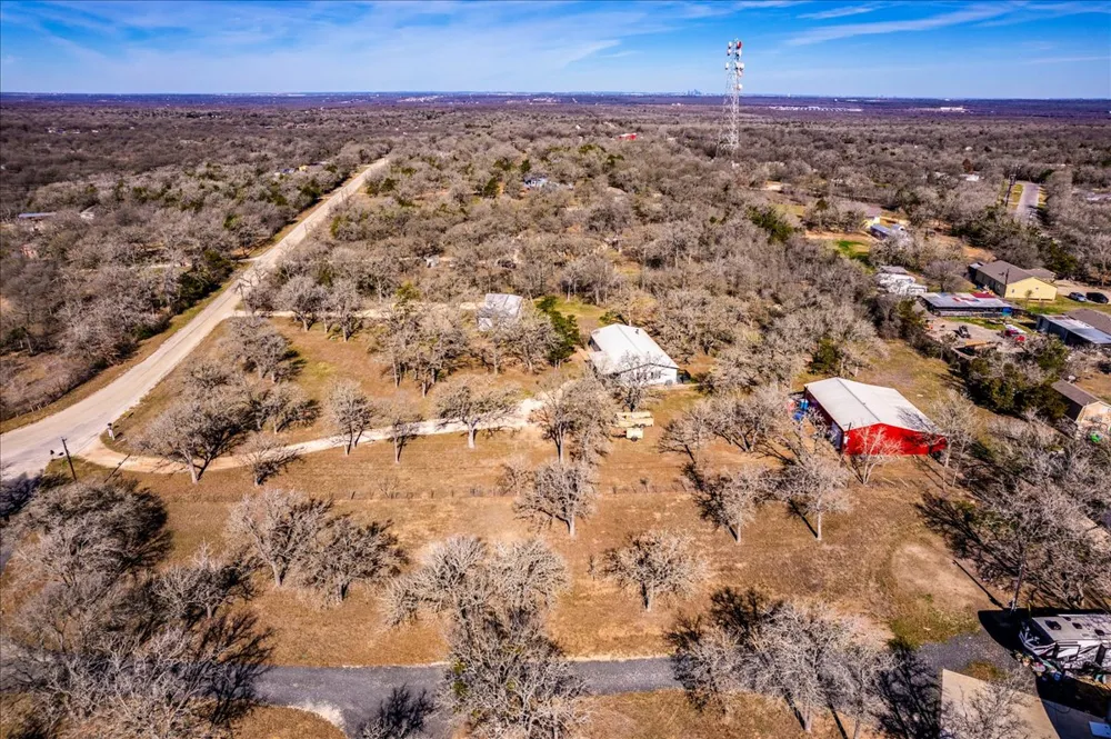 158 Shady Oaks Drive Dale, TX 78616
