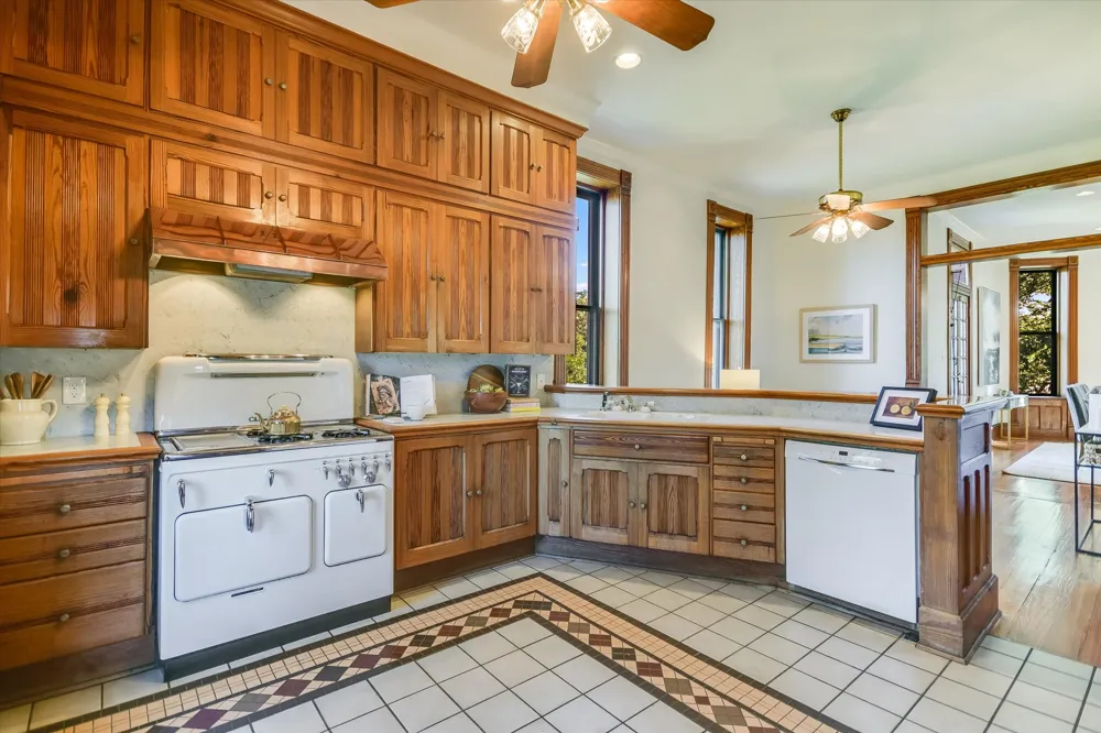 400 Academy Drive Austin, TX 78704