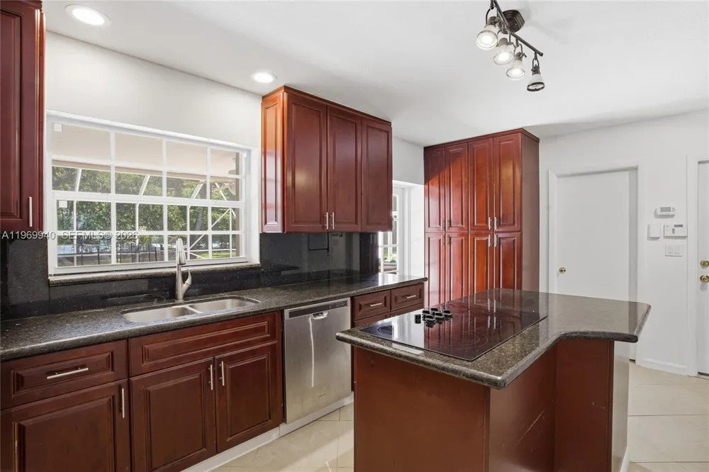 14721 SW 67th Ave Coral Gables, FL 33158