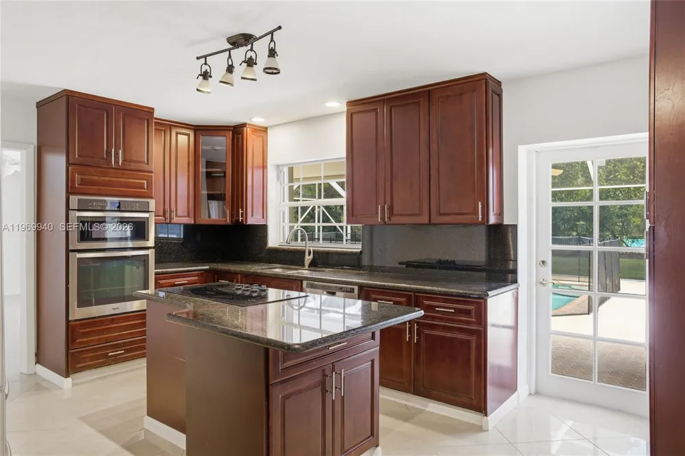 14721 SW 67th Ave Coral Gables, FL 33158