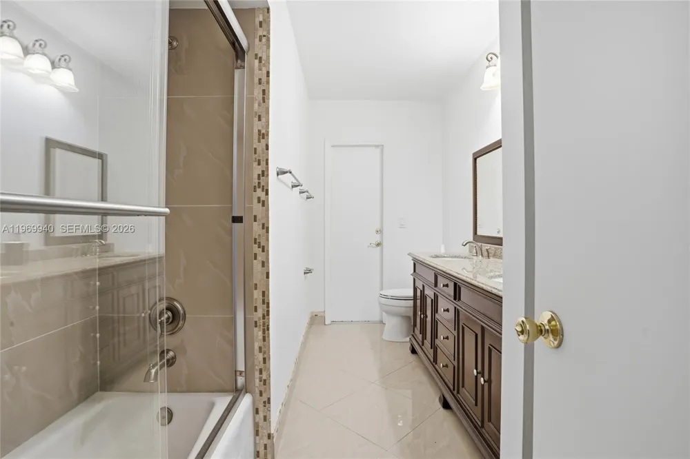 14721 SW 67th Ave Coral Gables, FL 33158