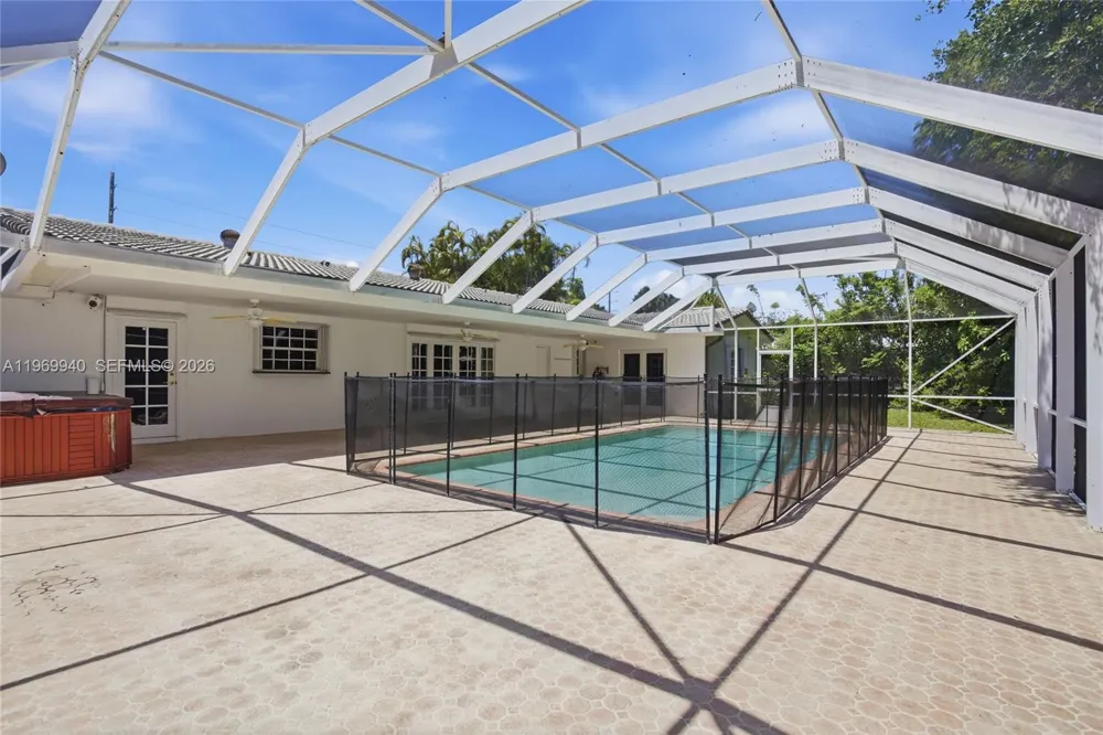 14721 SW 67th Ave Coral Gables, FL 33158