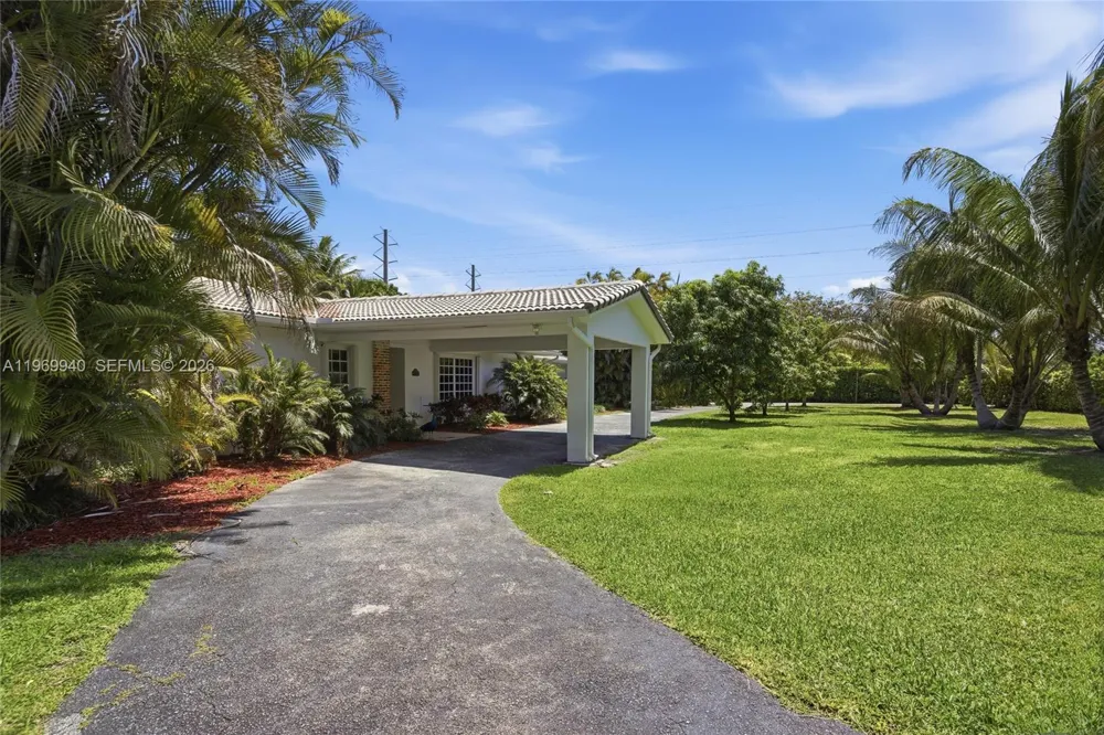 14721 SW 67th Ave Coral Gables, FL 33158
