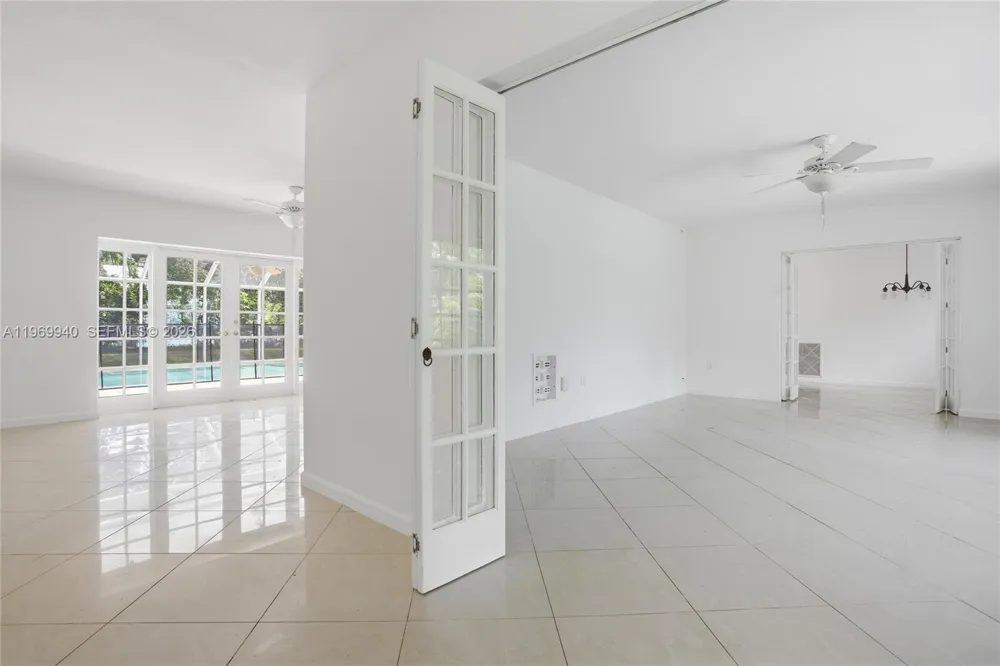 14721 SW 67th Ave Coral Gables, FL 33158