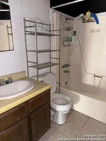 805 Continental Dr Three Rivers, TX 78071