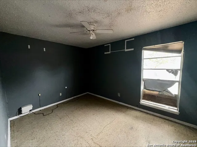 805 Continental Dr Three Rivers, TX 78071