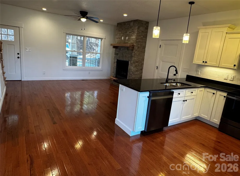 426 Shadow Wood Drive Leicester, NC 28748