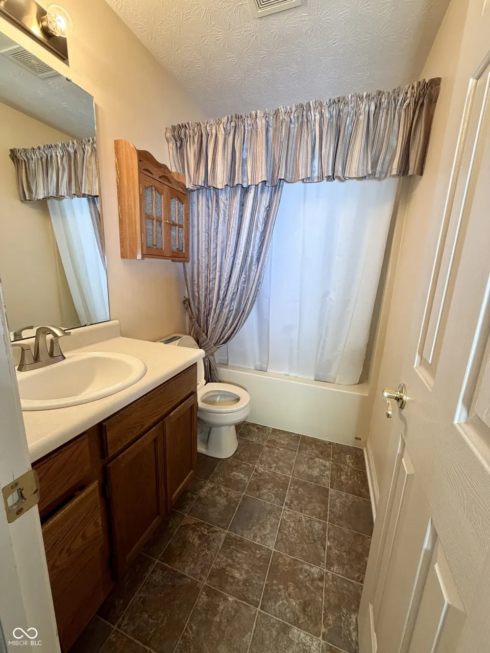 1019 E Killian Drive Mooresville, IN 46158