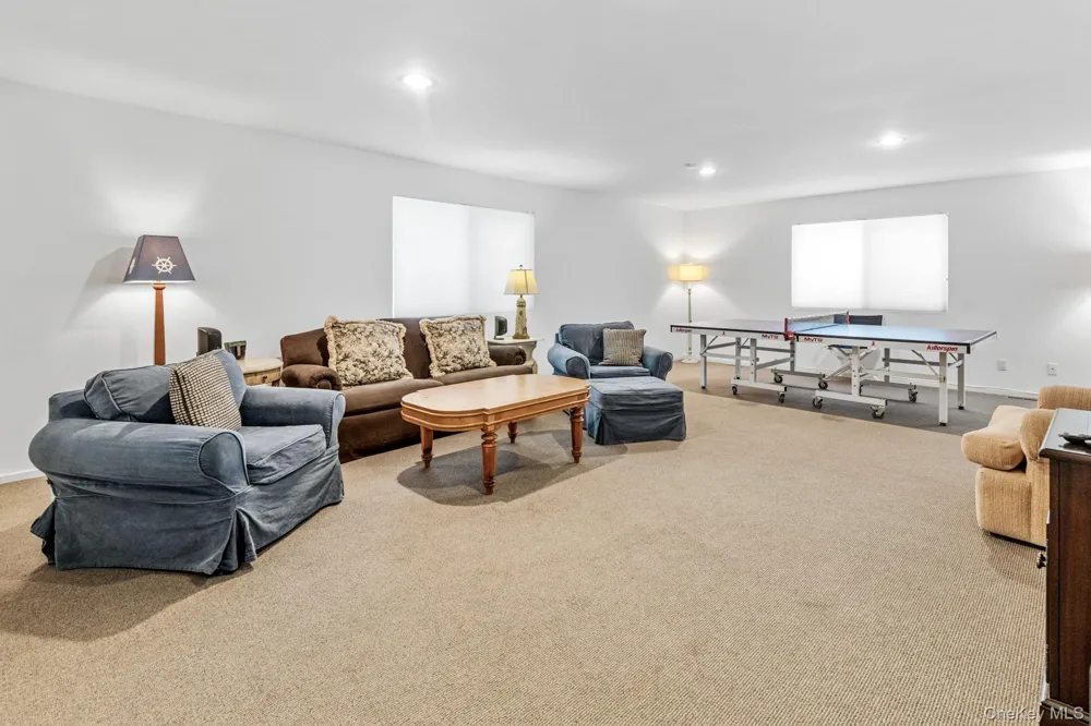 34 Park Circle Quogue, NY 11959