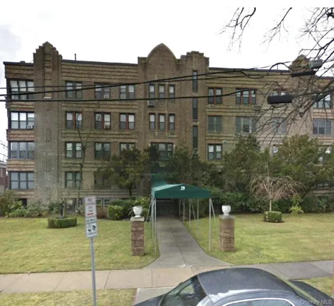 29 Woodmere Boulevard #2B