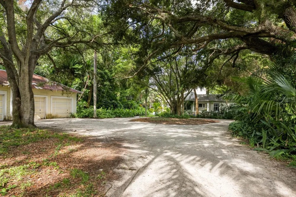 3301 BAY SHORE ROAD Sarasota, FL 34234