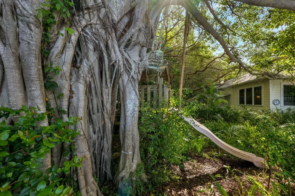 3301 BAY SHORE ROAD Sarasota, FL 34234