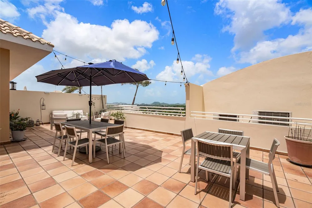 1 PALMA REAL AVE. #2 A6 Guaynabo, PR 00969