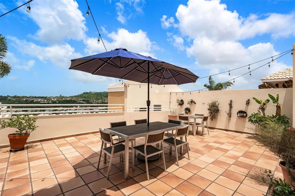 1 PALMA REAL AVE. #2 A6 Guaynabo, PR 00969