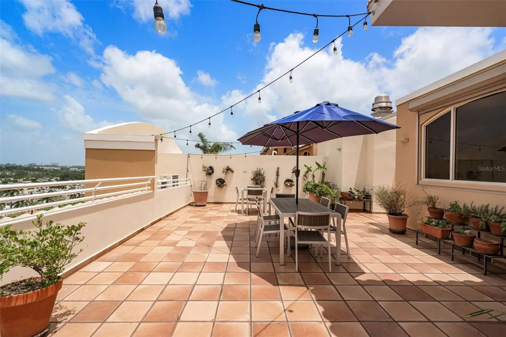 1 PALMA REAL AVE. #2 A6 Guaynabo, PR 00969