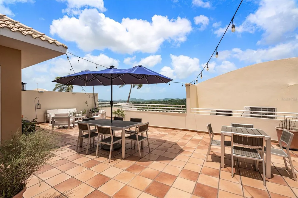 1 PALMA REAL AVE. #2 A6 Guaynabo, PR 00969