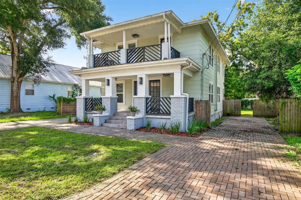 809 E BAKER STREET #A Tampa, FL 33603