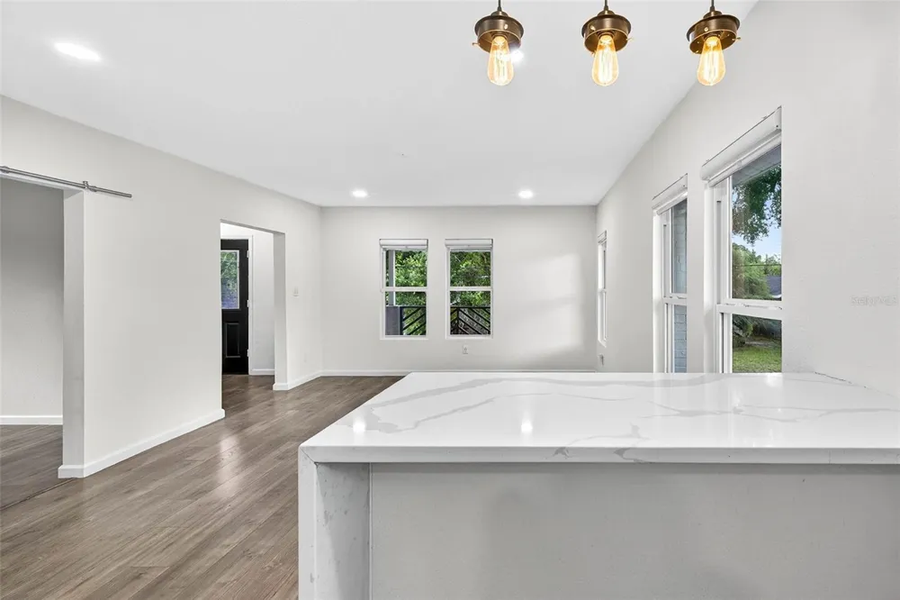 809 E BAKER STREET #A Tampa, FL 33603