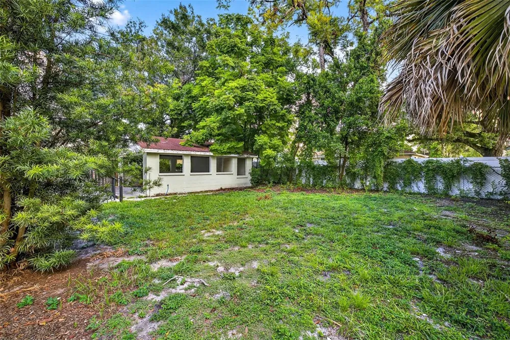 809 E BAKER STREET #A Tampa, FL 33603