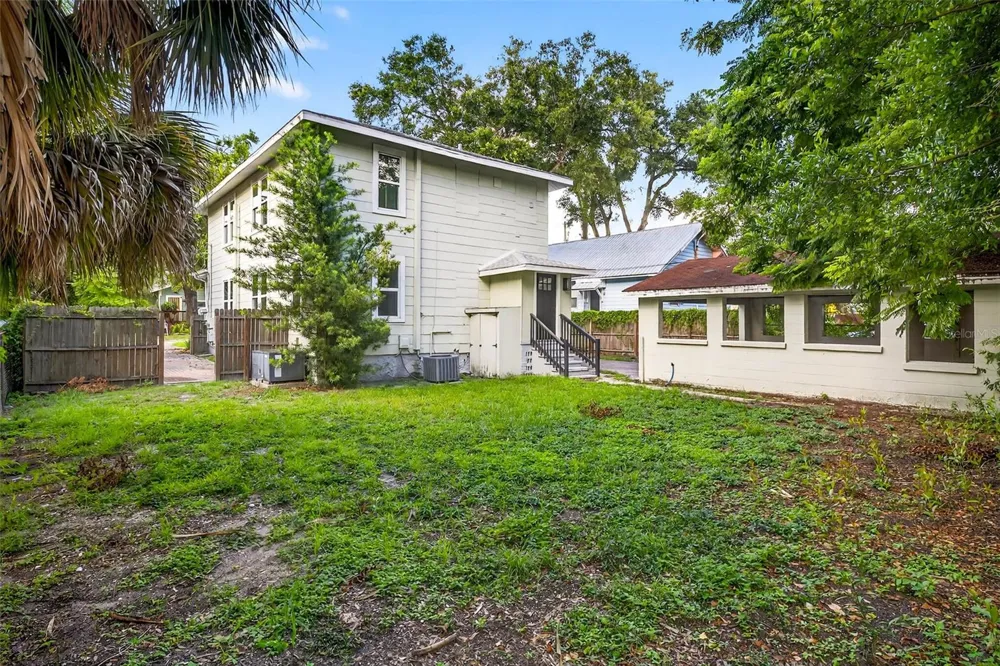 809 E BAKER STREET #A Tampa, FL 33603
