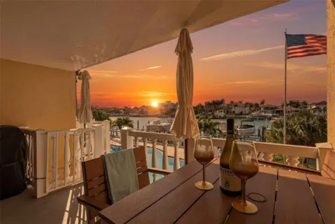 544 PINELLAS BAYWAY S #TH13