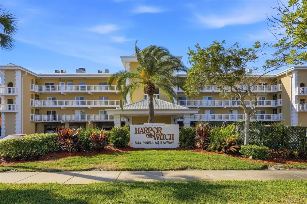 544 PINELLAS BAYWAY S #TH13 Tierra Verde, FL 33715