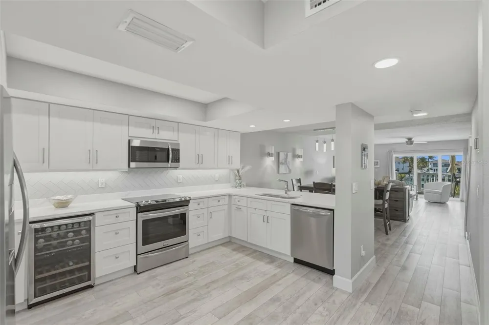 544 PINELLAS BAYWAY S #TH13 Tierra Verde, FL 33715