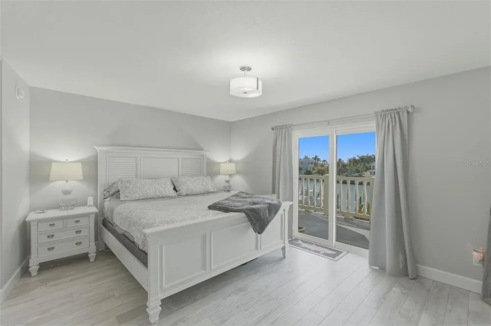 544 PINELLAS BAYWAY S #TH13 Tierra Verde, FL 33715