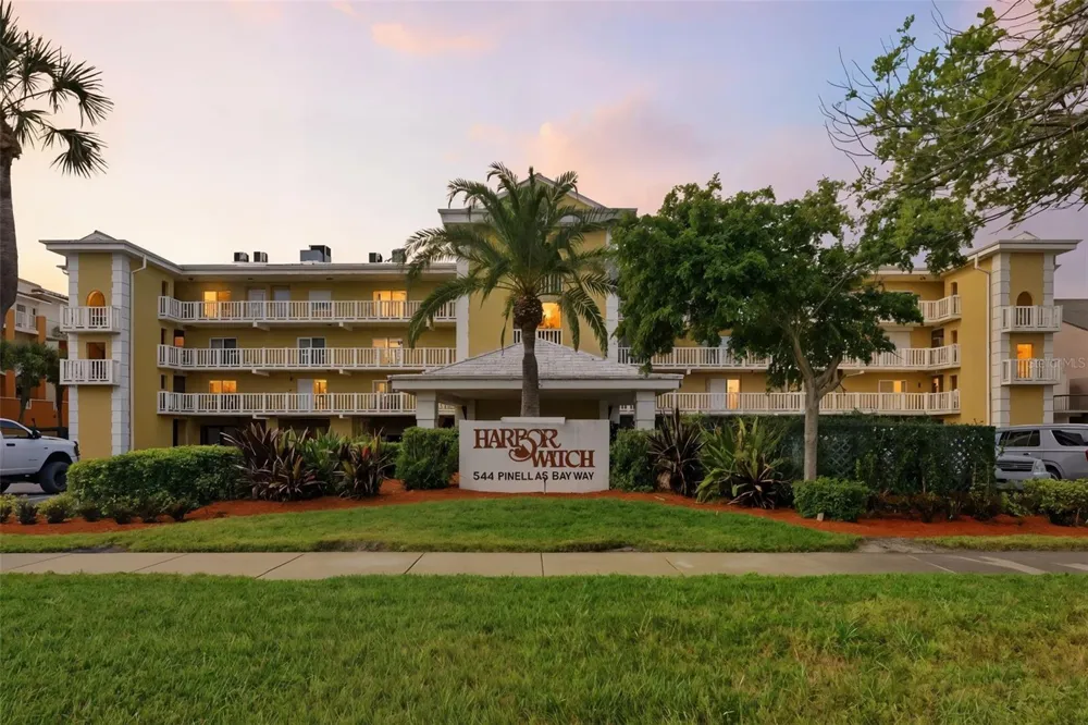 544 PINELLAS BAYWAY S #TH13 Tierra Verde, FL 33715
