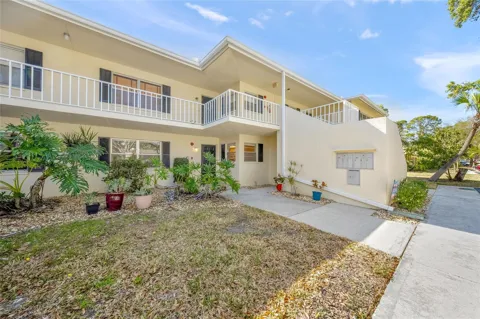 7860 PALM AIRE LANE #105