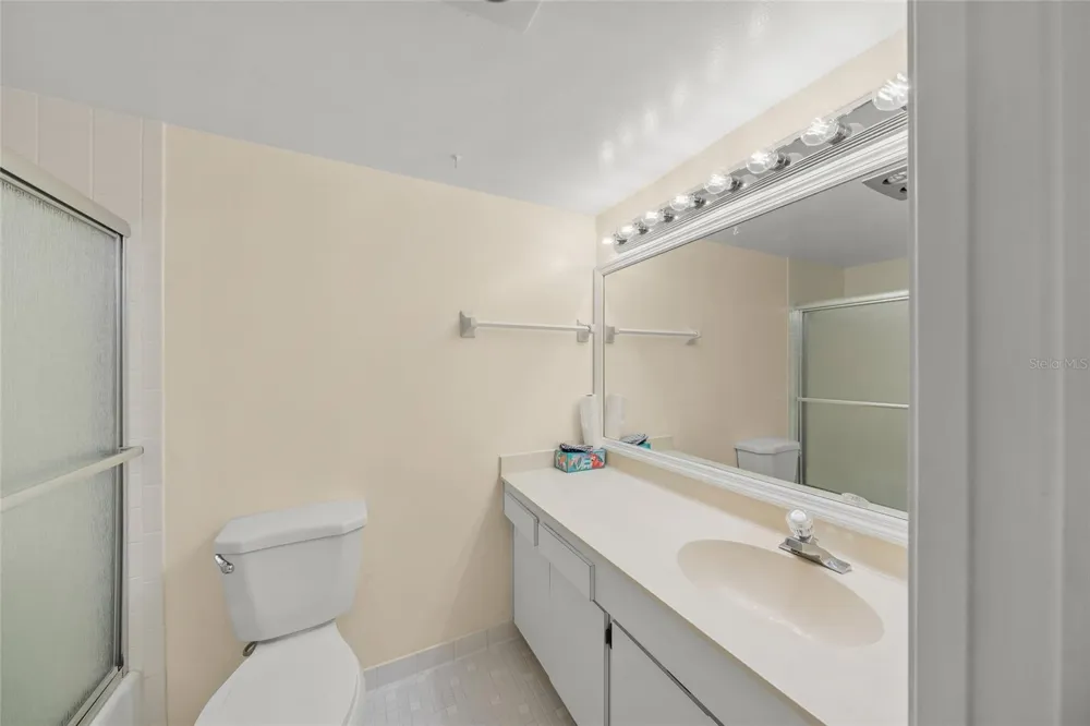 7860 PALM AIRE LANE #105 Sarasota, FL 34243