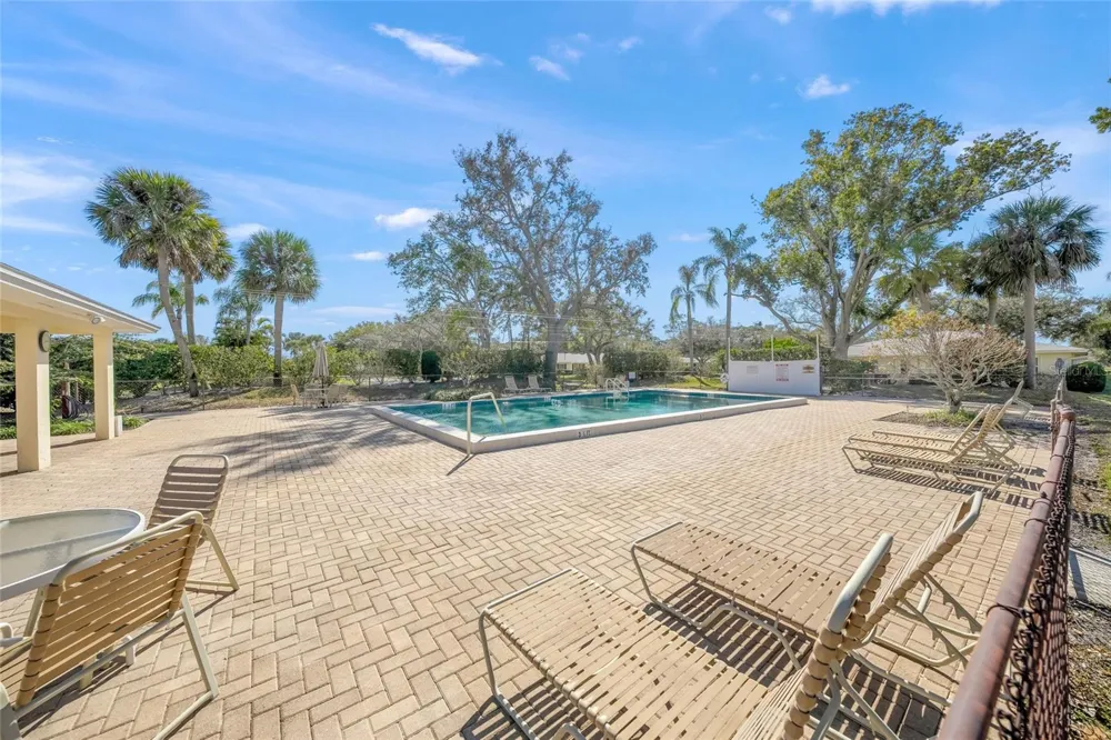 7860 PALM AIRE LANE #105 Sarasota, FL 34243