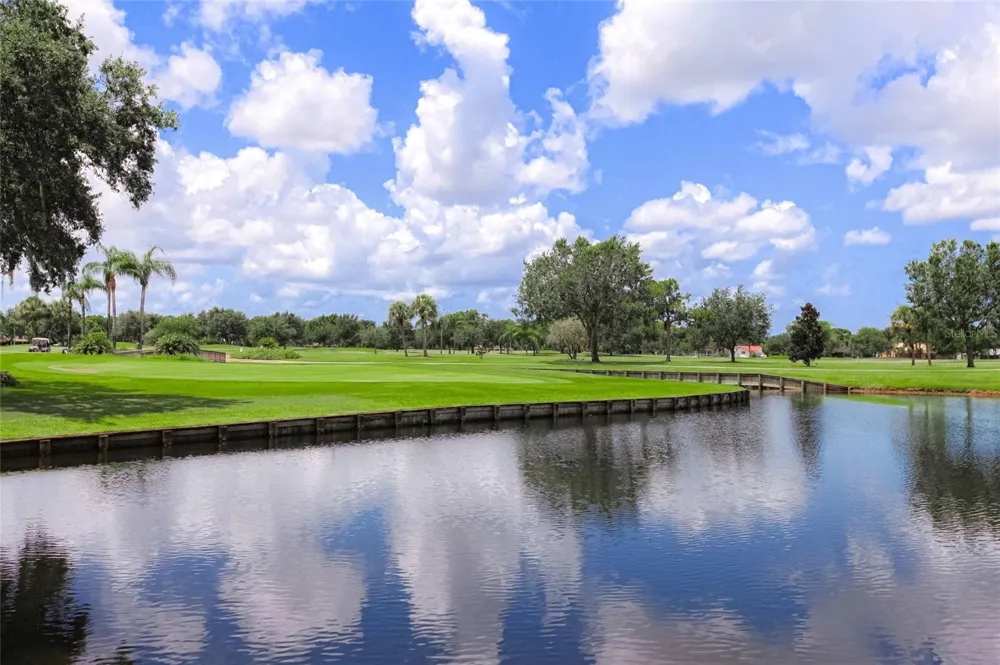 7860 PALM AIRE LANE #105 Sarasota, FL 34243