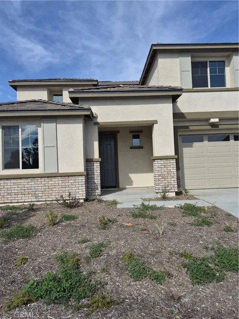 748 SPYGLASS COURT