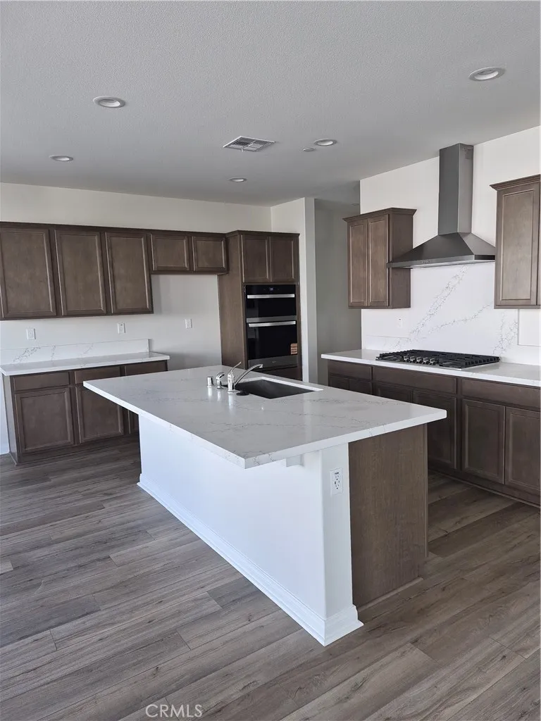 748 SPYGLASS COURT Perris, CA 92571