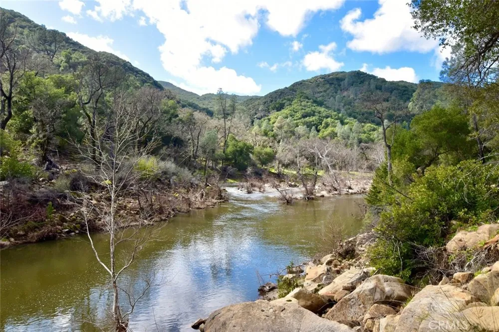 76450 Deer Pass Road Bradley, CA 93426